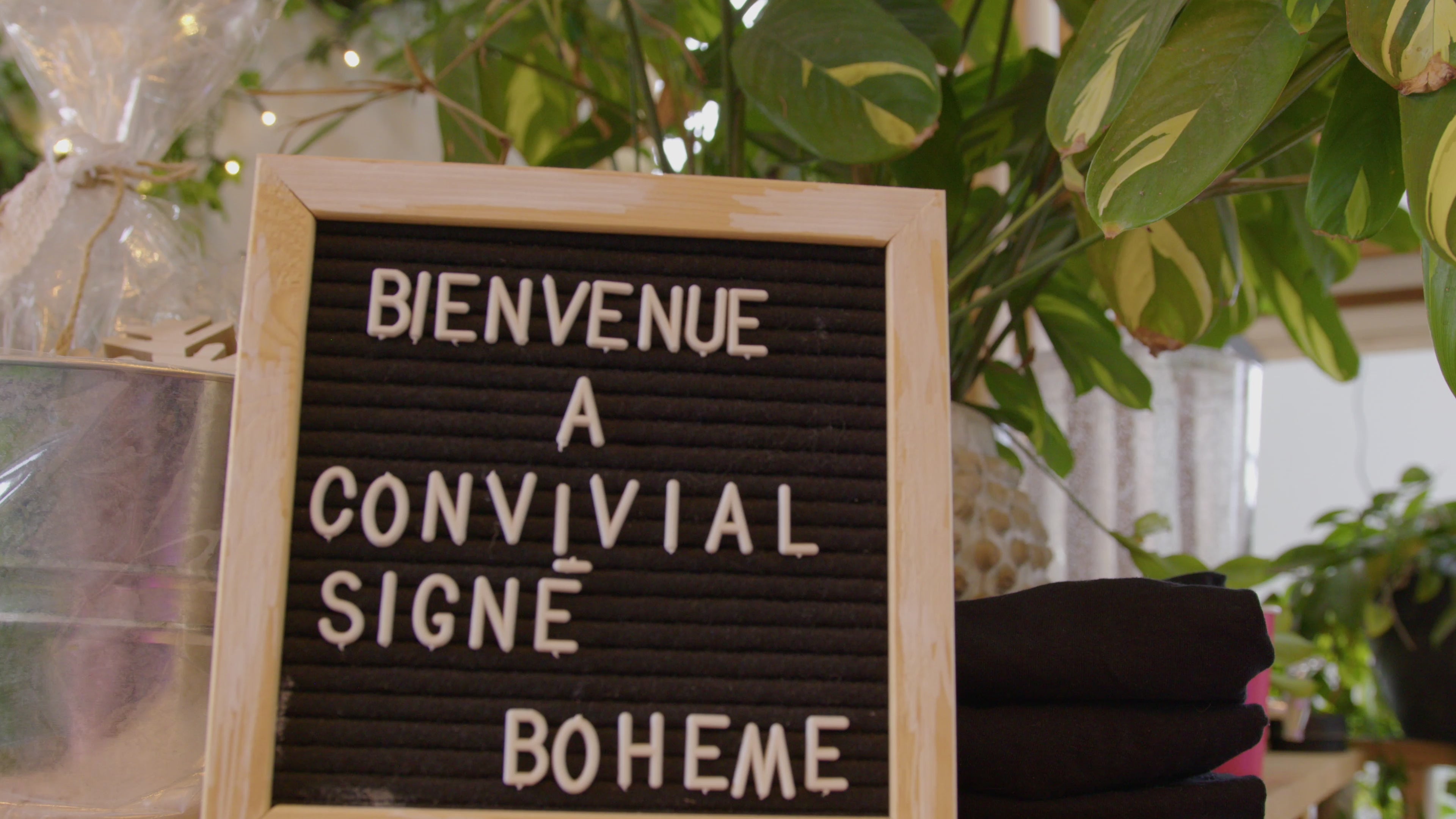 Charger la vidéo : Un pose pour le rose